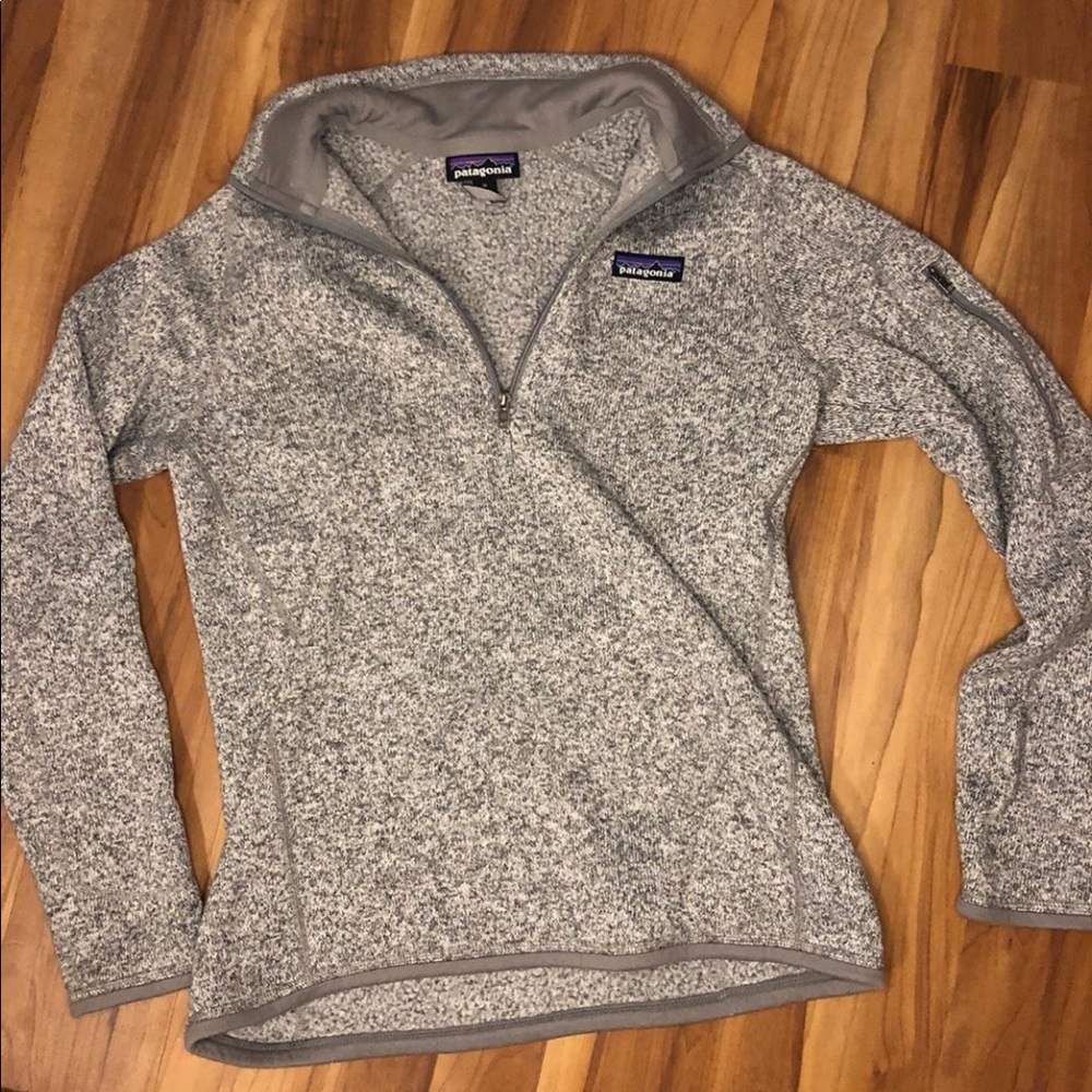 Gray Patagonia quarter zip up